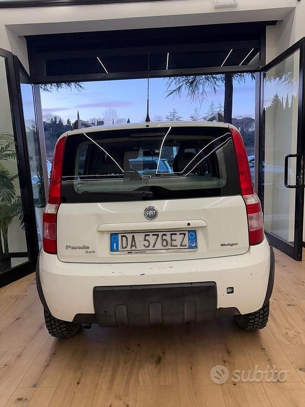 Usata Fiat Panda 4x4 Climbing 69 CV (50 kW) 2006 Bianco Utilitaria