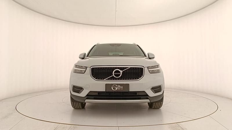 Usata Volvo XC40 Momentum 163 CV (119 kW) 2020 Bianco SUV