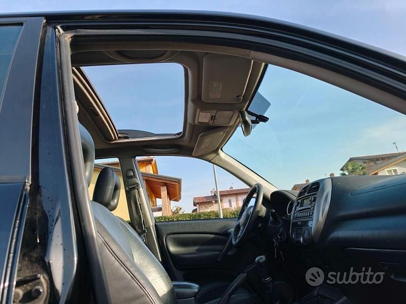 Usata Toyota RAV4 150 CV (110 kW) 2004 SUV