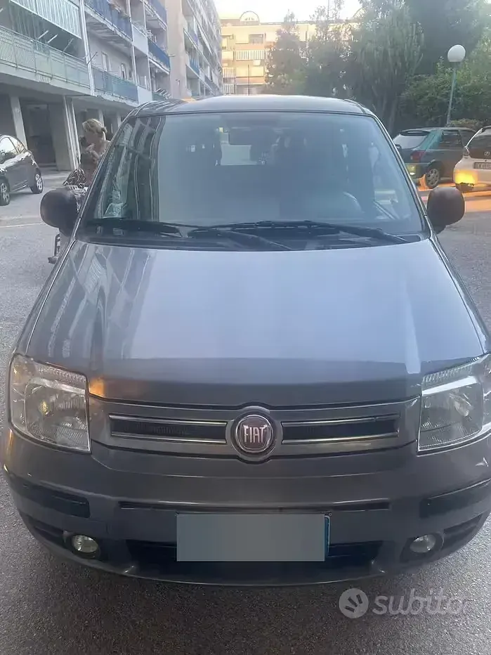 Usata Fiat Panda Dynamic 69 CV (50 kW) 2011 Grigio Utilitaria