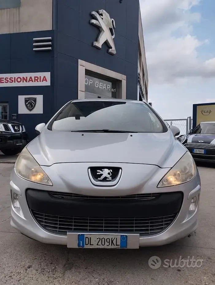 Usata Peugeot 308 109 CV (80 kW) 2007 Grigio Utilitaria