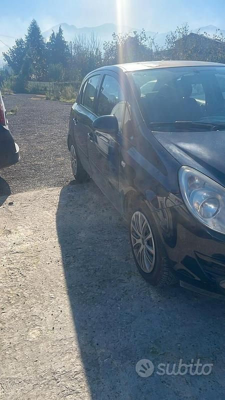 Usata Opel Corsa Cosmo 75 CV (55 kW) 2008 Nero Berlina