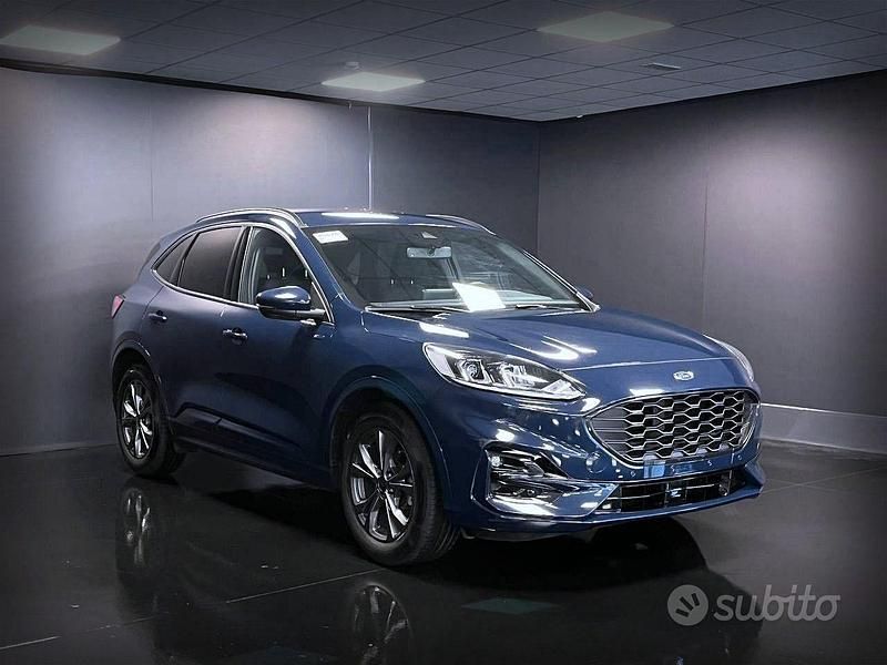 Usata Ford Kuga ST-Line X 120 CV (88 kW) 2023 Blu pastello SUV
