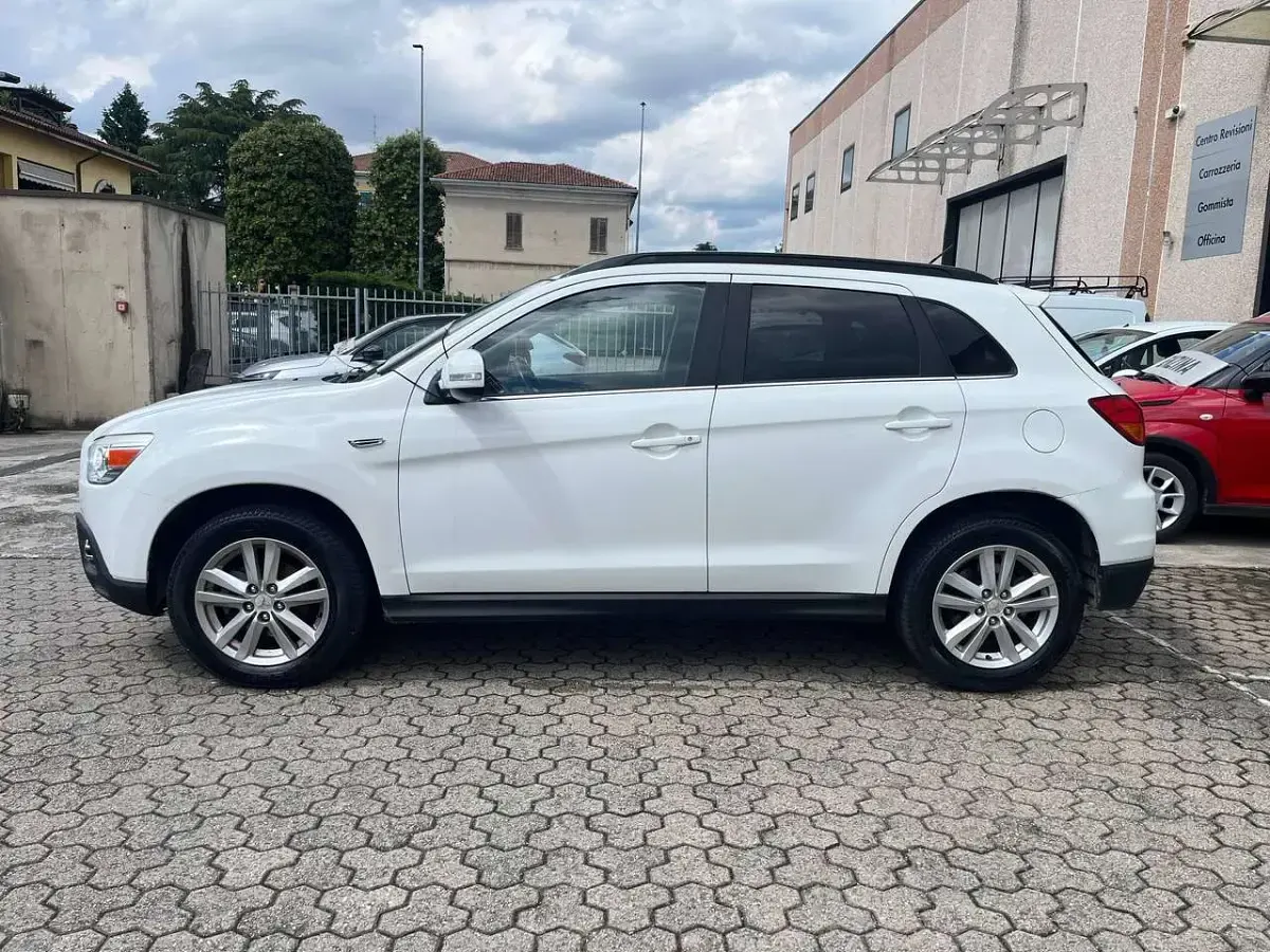 Usata Mitsubishi ASX Invite 150 CV (110 kW) 2012 Bianco SUV