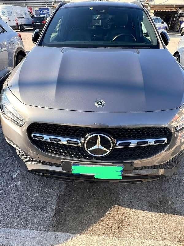 Usata Mercedes GLA200 163 CV (119 kW) 2020 Grigio SUV