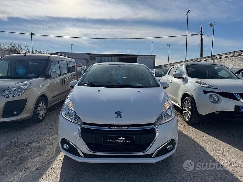 Usata Peugeot 208 Allure 101 CV (74 kW) 2020 Bianco Utilitaria