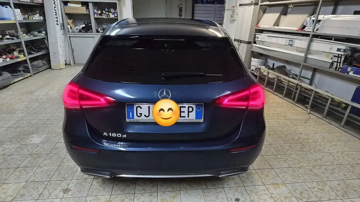 Usata Mercedes A180 116 CV (85 kW) 2019 Blu Berlina