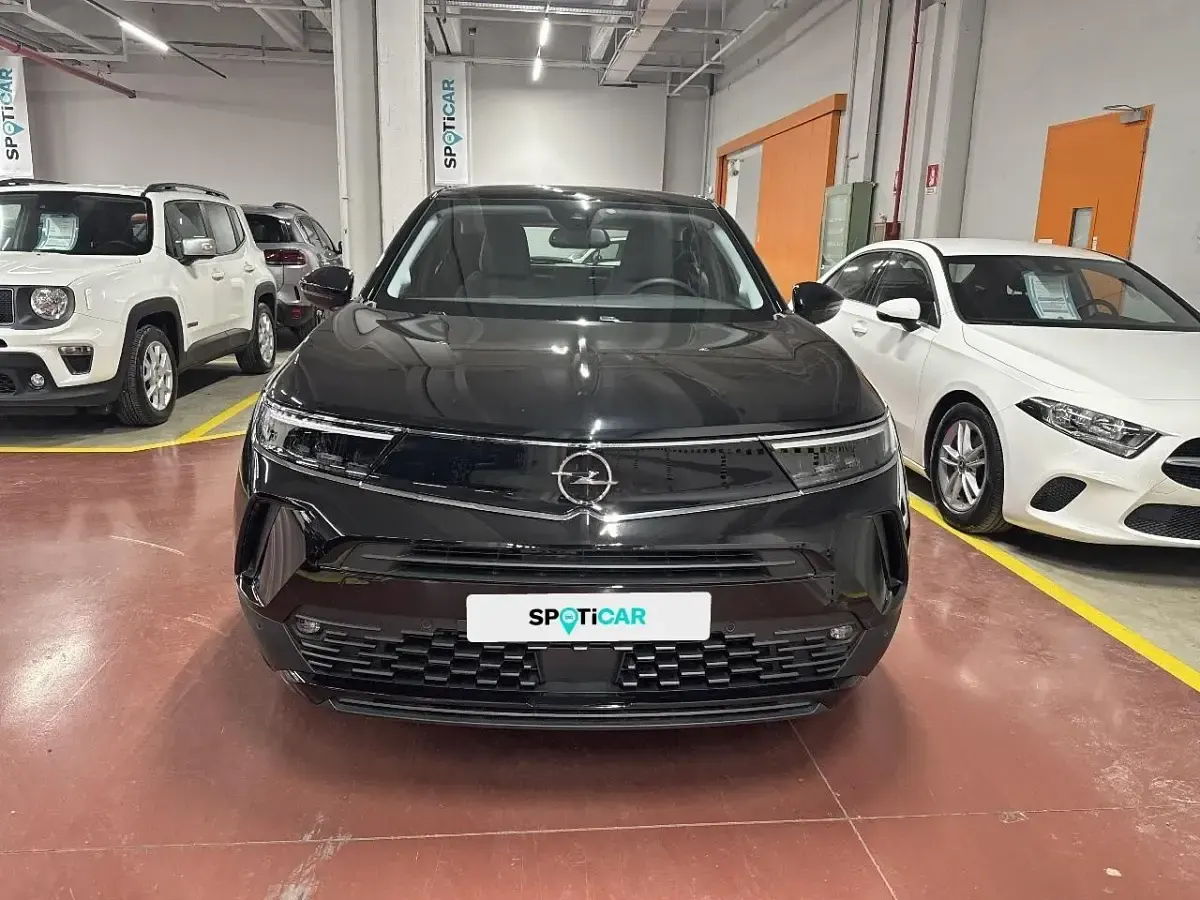 Usata Opel Mokka Elegance 101 CV (74 kW) 2023 Nero SUV
