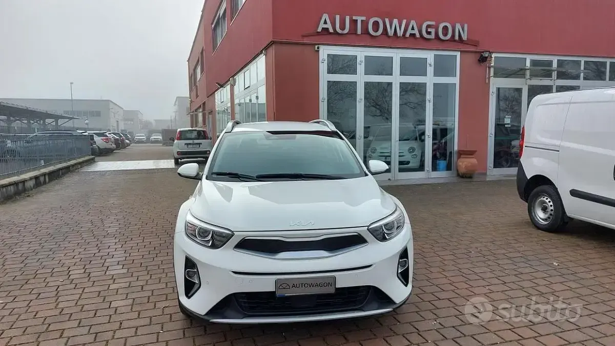 Usata Kia Stonic Style 84 CV (61 kW) 2021 Bianco SUV