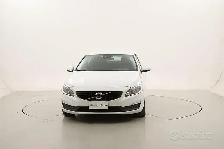 Usata Volvo S60 Kinetic 190 CV (139 kW) 2018 Bianco Berlina