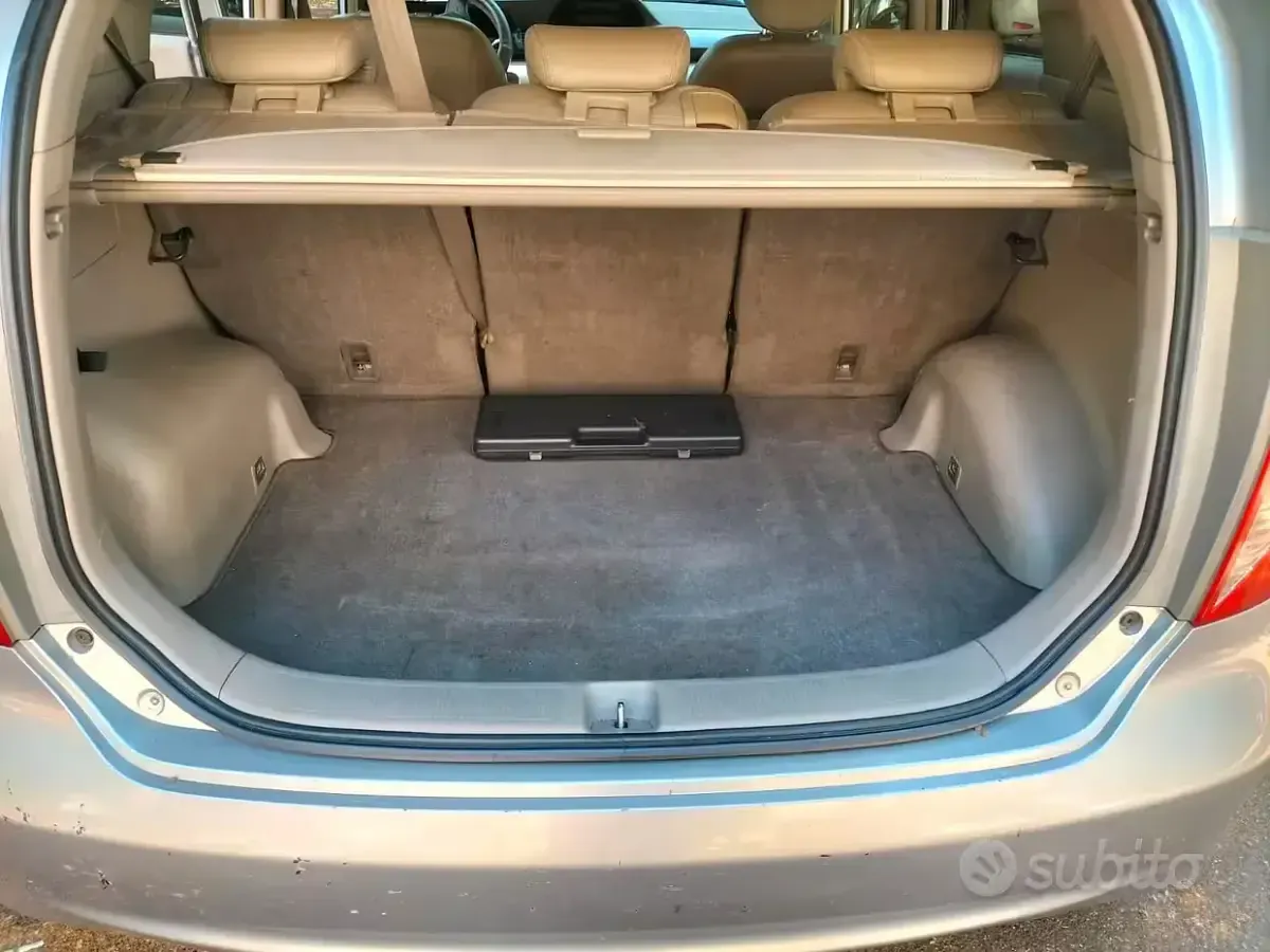 Usata Honda FR-V 140 CV (102 kW) 2007 Grigio Monovolume