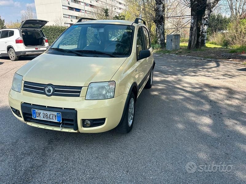 Usata Fiat Panda Climbing 59 CV (43 kW) 2008 Giallo Utilitaria