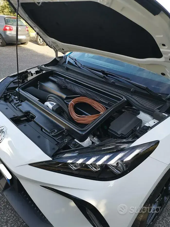 Usata MG MG4 EV Luxury 67 kW (92 CV) 2024 Bianco Utilitaria