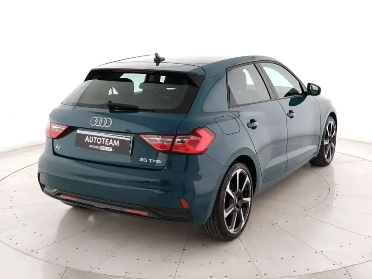 Usata Audi A1 Sportback Admired 95 CV (69 kW) 2020 Verde oliva Utilitaria