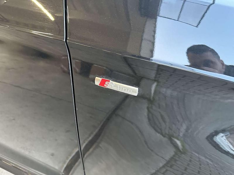 Begagnad Audi A3 S-Line 190 HK (139 kW) 2020 Svart Sedan