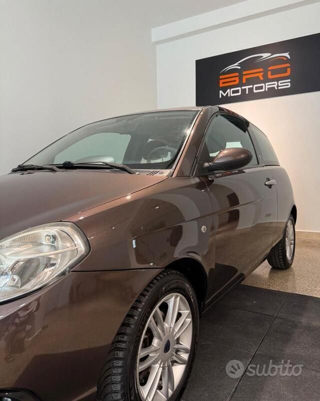 Usata Lancia Ypsilon 60 CV (44 kW) 2009 Nero Utilitaria