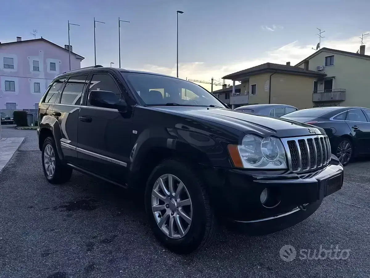 Usata Jeep Grand Cherokee Overland 218 CV (160 kW) 2007 Nero SUV