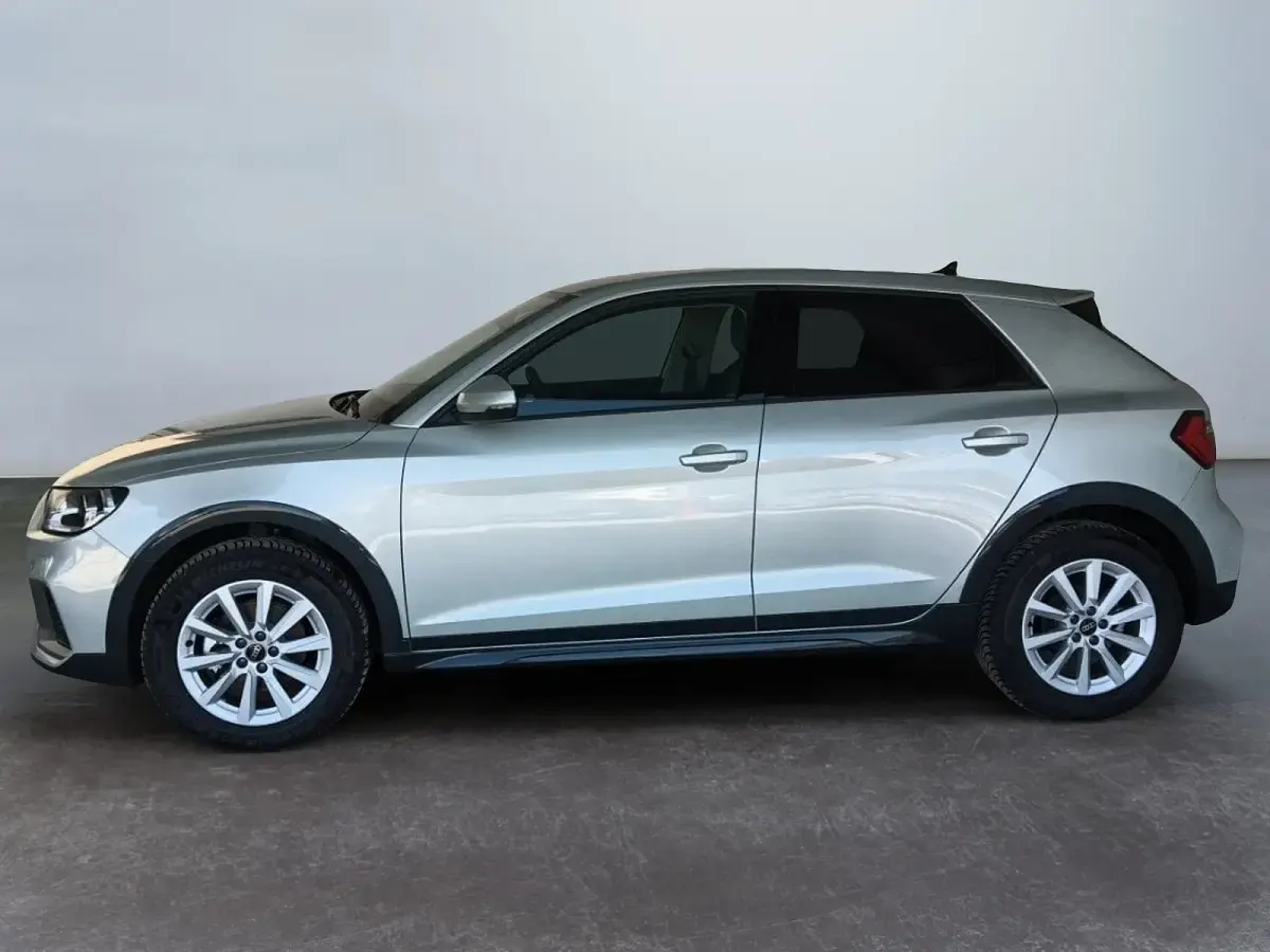 Nuova Audi A1 Business 116 CV (85 kW) 2025 Argento SUV