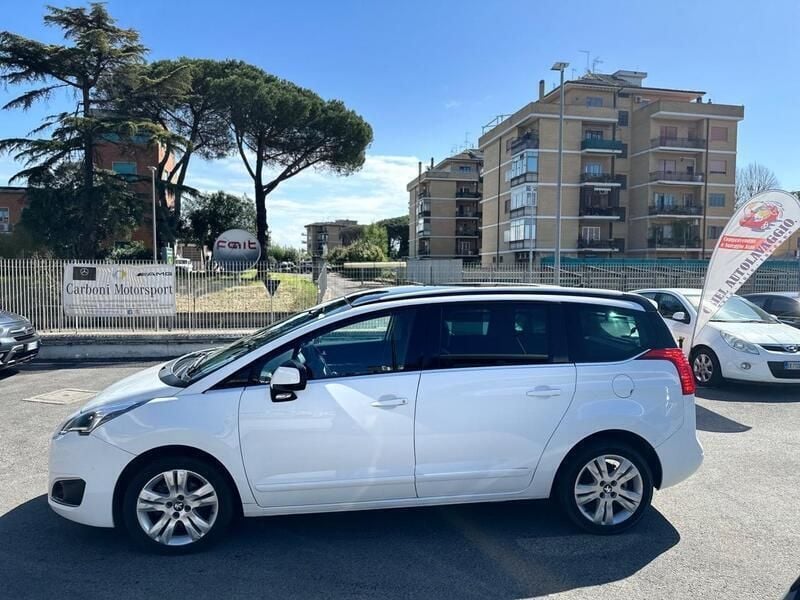 Usata Peugeot 5008 Business-Line 115 CV (84 kW) 2014 Bianco Monovolume