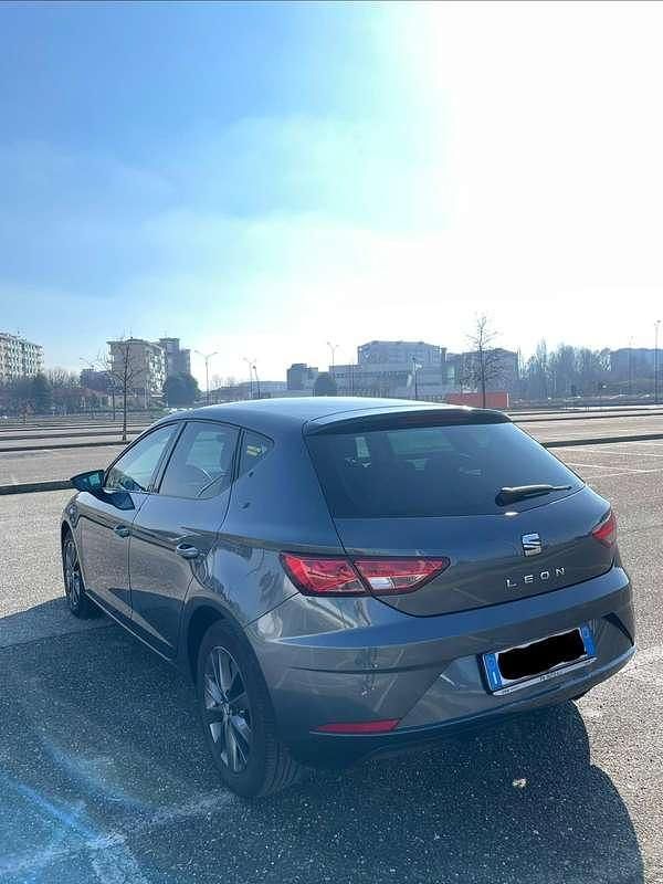 Usata Seat Leon XCELLENCE 131 CV (96 kW) 2019 Grigio Berlina