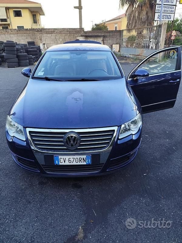 Usata VW Passat 150 CV (110 kW) 2005 Blu Berlina