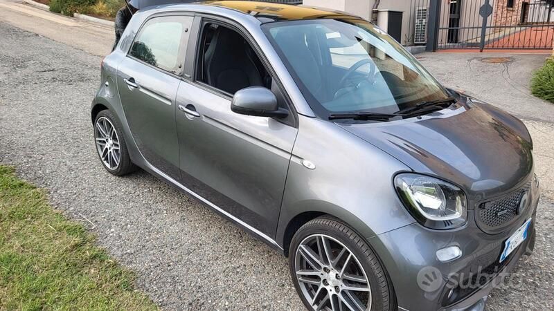 Usata Smart ForFour Brabus Xclusive 109 CV (80 kW) 2017 Grigio Utilitaria