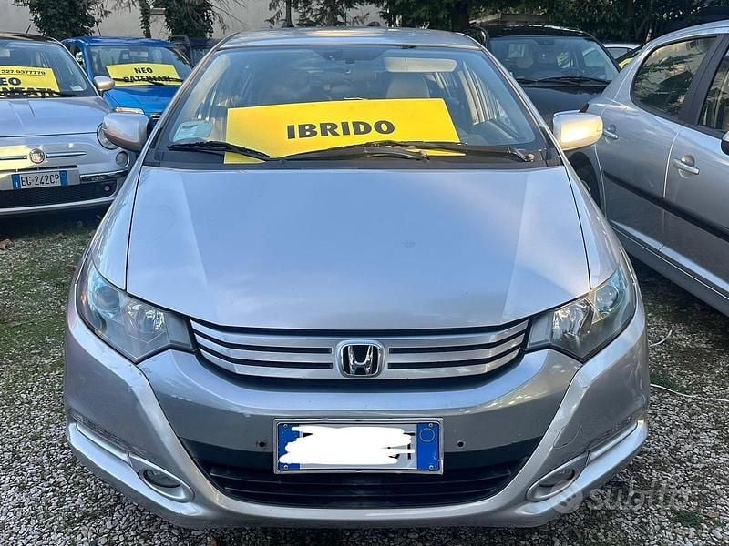 Argento Usata 2010 Honda Insight Executive Tre volumi | 6990 € - Immagine 1/4