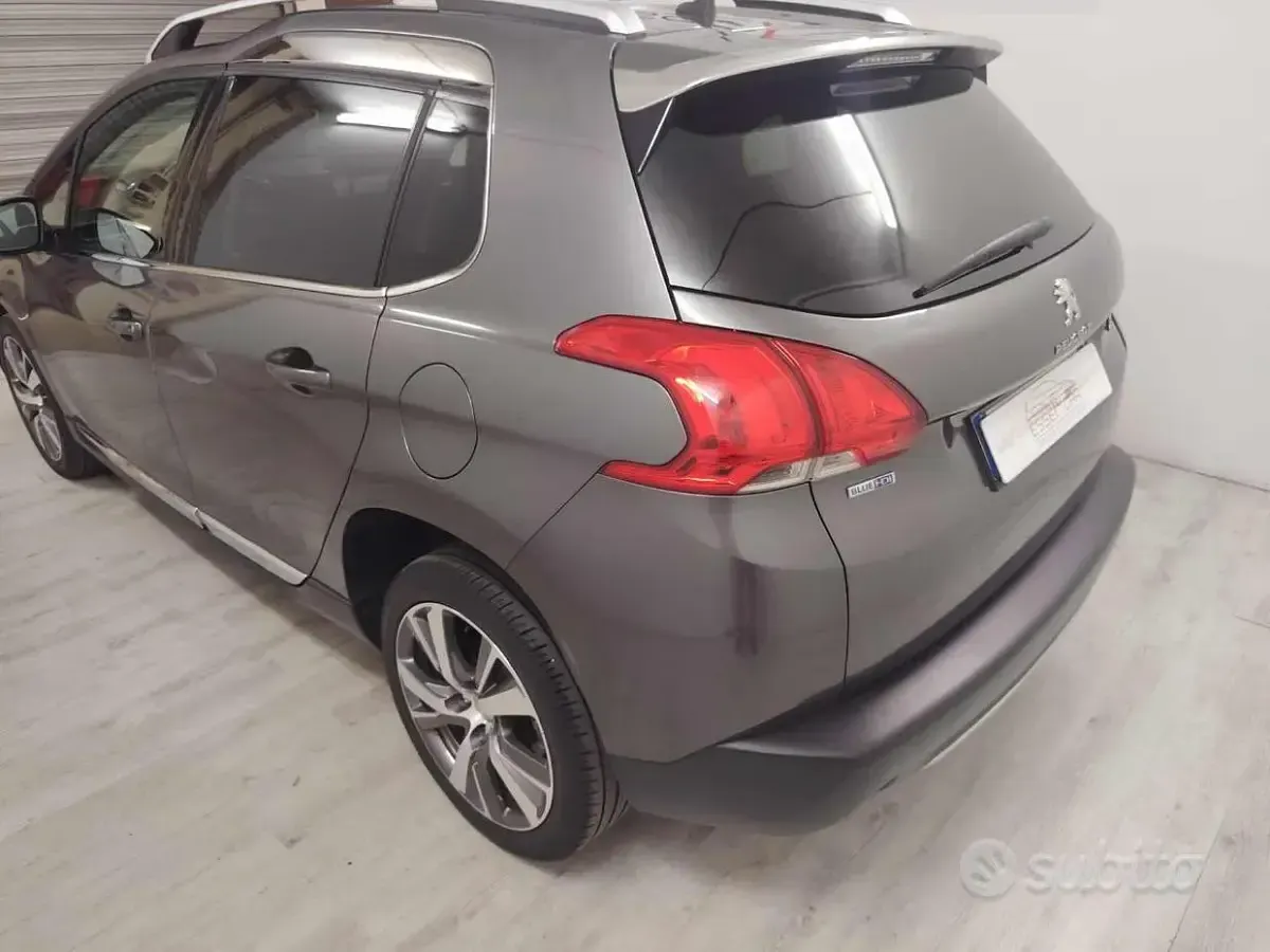 Usata Peugeot 2008 Allure 99 CV (72 kW) 2015 Grigio SUV