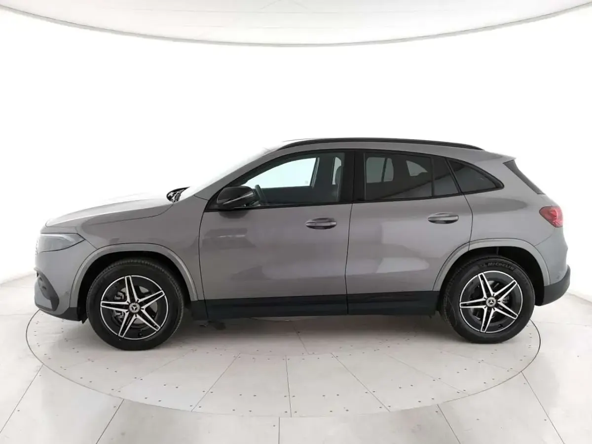 Usata Mercedes EQA250+ Advanced 94 kW (129 CV) 2025 Grigio metall. SUV