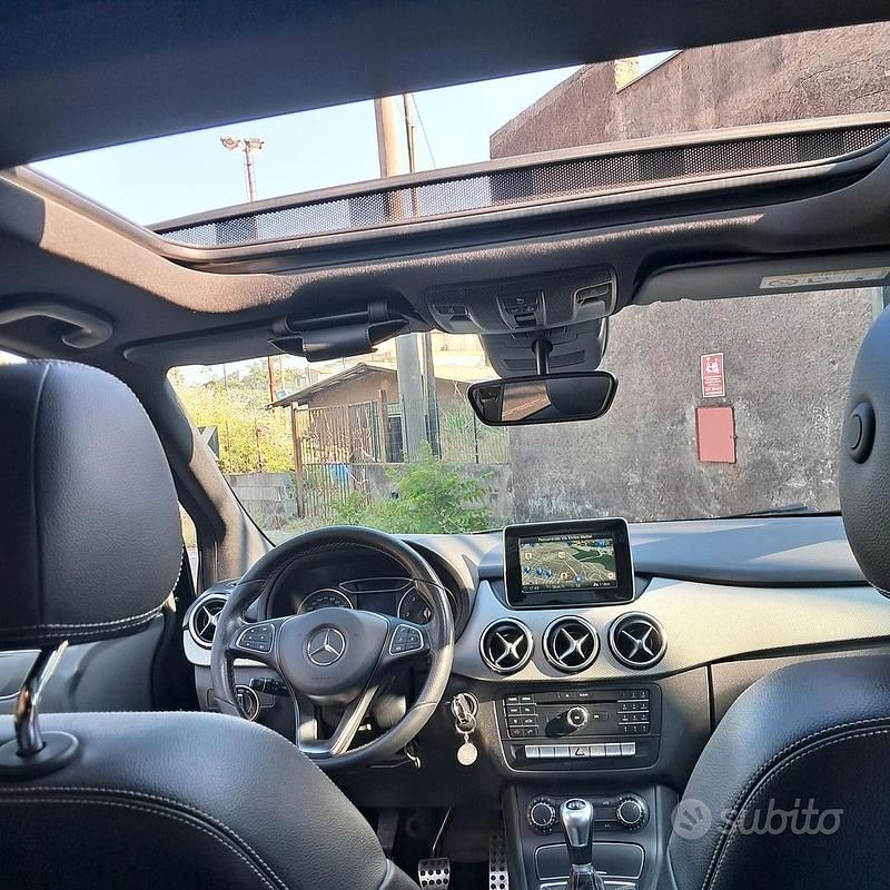 Usata Mercedes B200 2016 Nero Monovolume