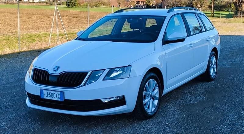 Usata Skoda Octavia Executive 116 CV (85 kW) 2017 Bianco Station wagon