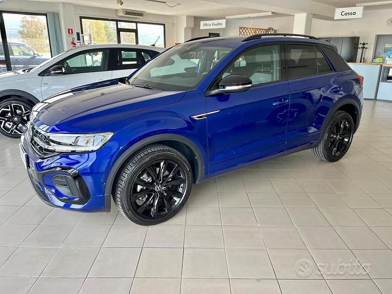Usata VW T-Roc R-line 150 CV (110 kW) 2023 Blu SUV