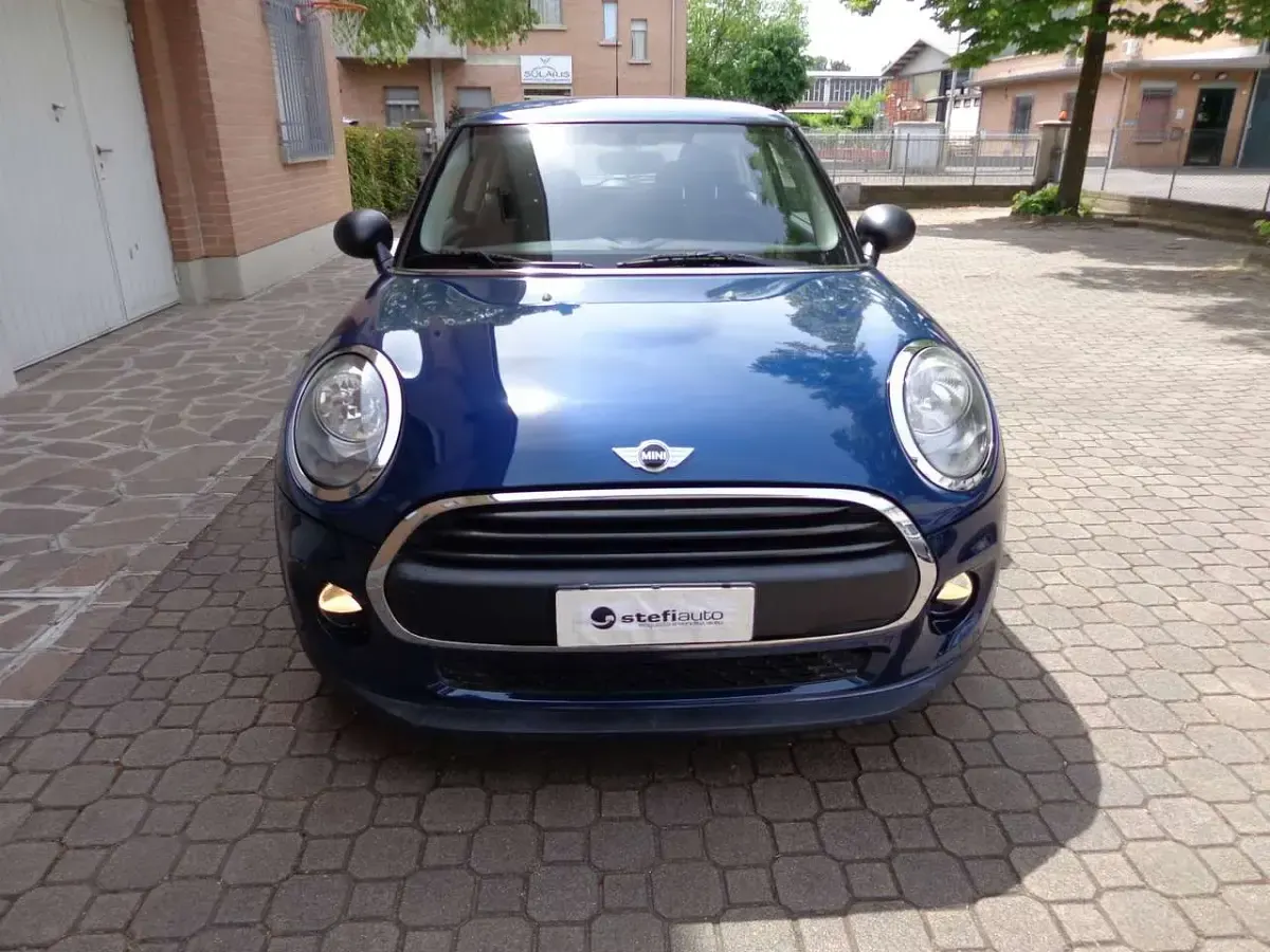 Begagnad Mini One D Business 95 HK (69 kW) 2017 Blå Halvkombi