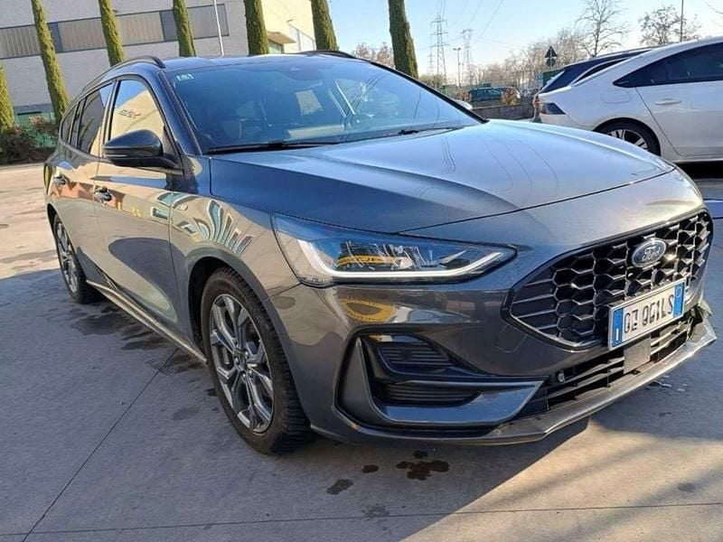 Usado Ford Focus ST-Line 155 CV (114 kW) 2025 Gris Familiar