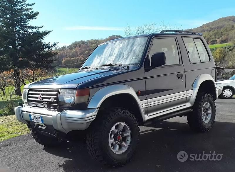 Usata Mitsubishi Pajero 208 CV (152 kW) 1996 Blu SUV