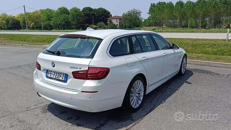 Usata BMW 525 Luxury Line 218 CV (160 kW) 2016 Bianco Station wagon