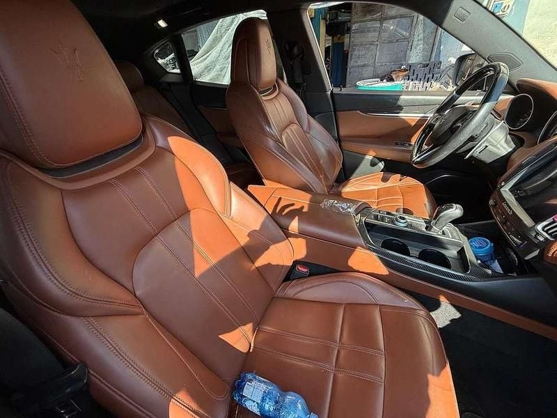 Usata Maserati Levante 275 CV (202 kW) 2017 Blu/azzurro SUV