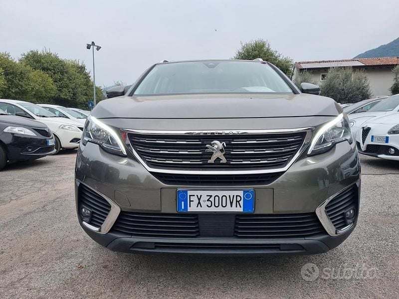 Usata Peugeot 5008 Business-Line 176 CV (129 kW) 2019 Grigio Monovolume