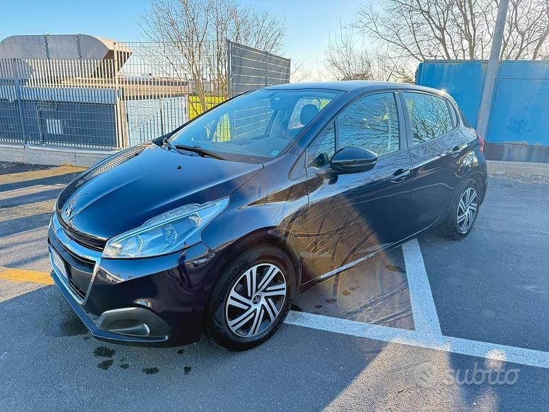 Usata Peugeot 208 75 CV (55 kW) 2016 Utilitaria