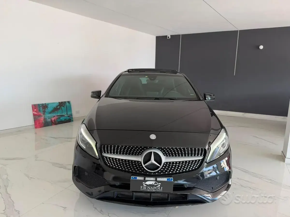Usata Mercedes A220 Premium 177 CV (130 kW) 2016 Nero Utilitaria