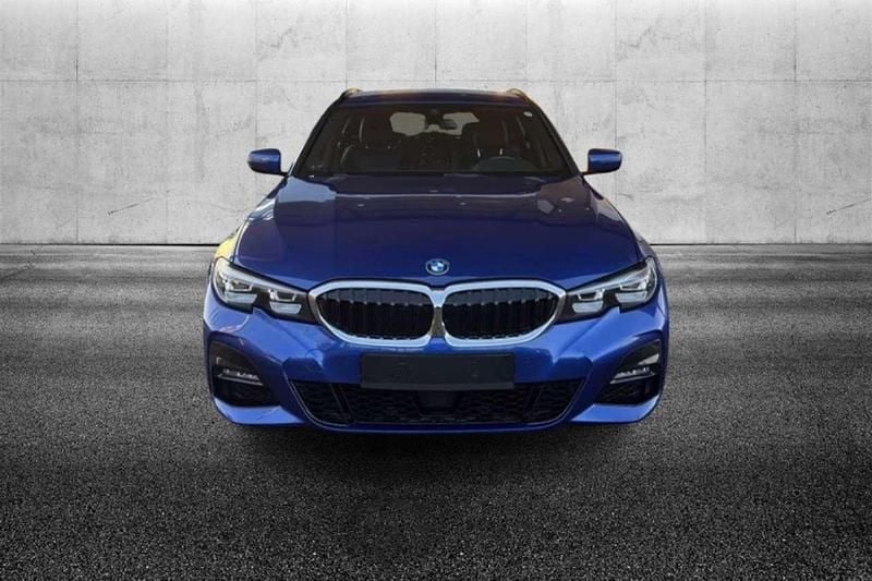 Usata BMW 330e M Sport 252 CV (185 kW) 2022 Blu/azzurro Station wagon