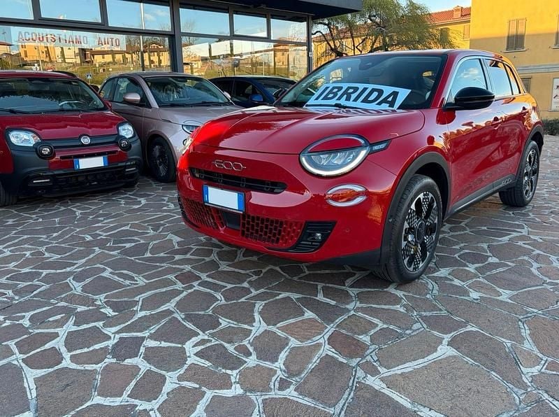 Usata Fiat 600 La Prima 101 CV (74 kW) 2025 Rosso SUV