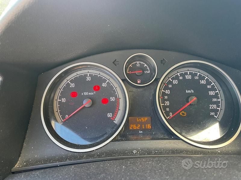 Usata Opel Astra Club 101 CV (74 kW) 2007 Nero Berlina