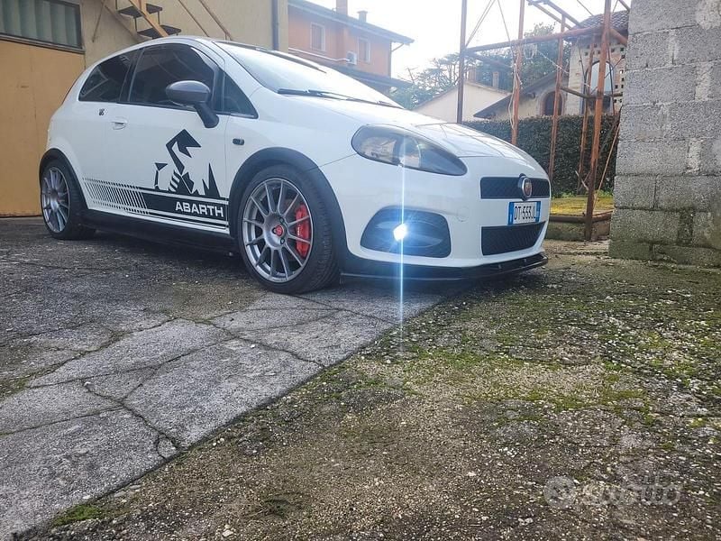 Usata Abarth Grande Punto Esseesse 179 CV (131 kW) 2009 Utilitaria