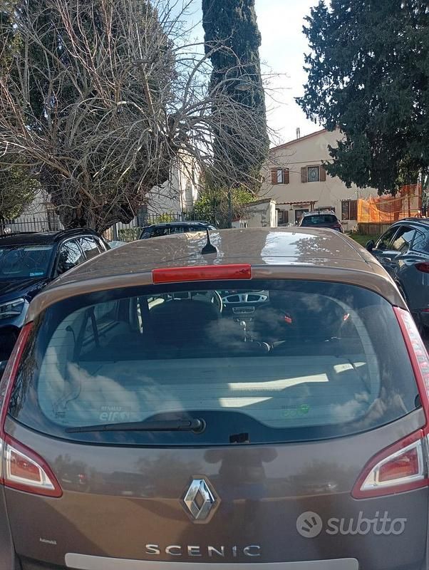 Usata Renault Scénic III 110 CV (80 kW) 2009 Marrone Monovolume