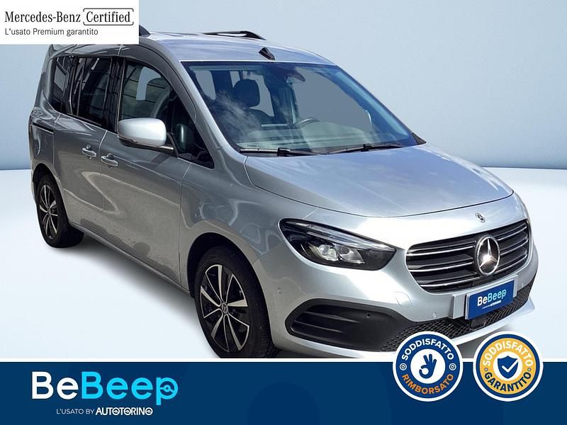Usata Mercedes 180 Premium 116 CV (85 kW) 2024 Argento metallizzato Berlina