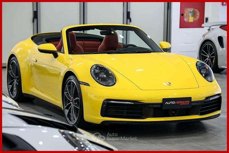 Usata Porsche 911 450 CV (330 kW) 2021 Giallo Cabrio