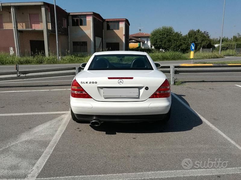 Usata Mercedes SLK200 136 CV (100 kW) 1999 Bianco Cabrio