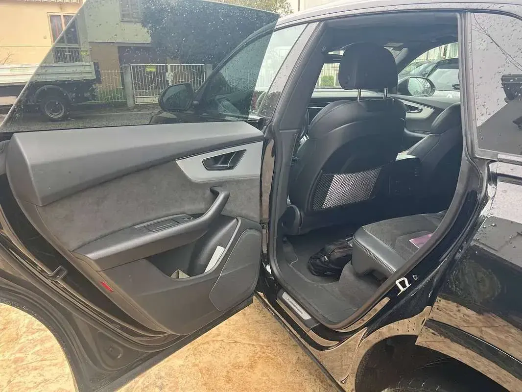 Usata Audi Q8 Sport 286 CV (210 kW) 2021 Nero SUV
