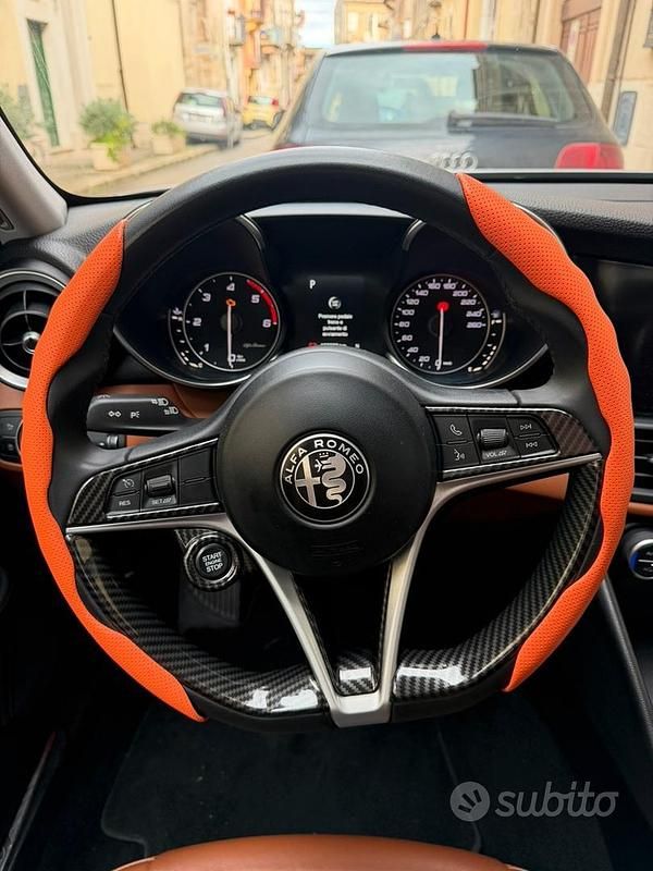 Usata Alfa Romeo Giulia Super 180 CV (132 kW) 2016 Grigio Berlina